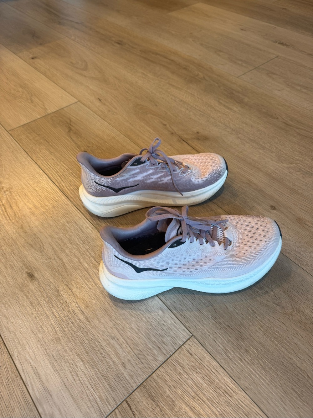 Hoka Women's Mach 6 Sneaker